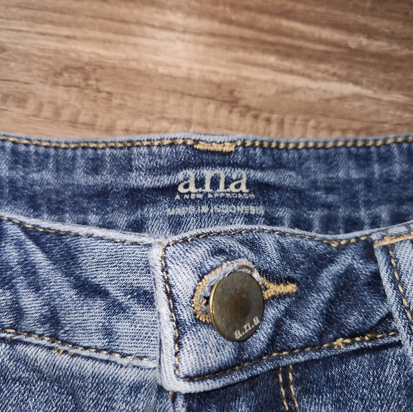 ANA Distressed Denim Shorts Size 6 - Picture 2 of 5
